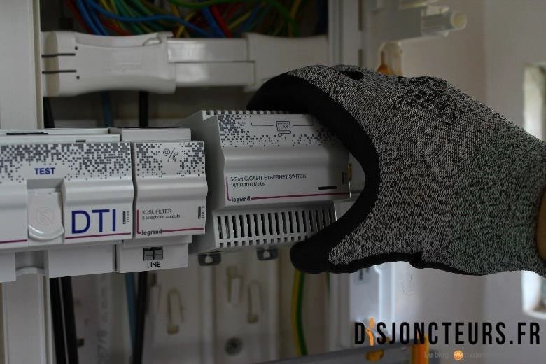 Installation VDI - Fixation du switch Ethernet