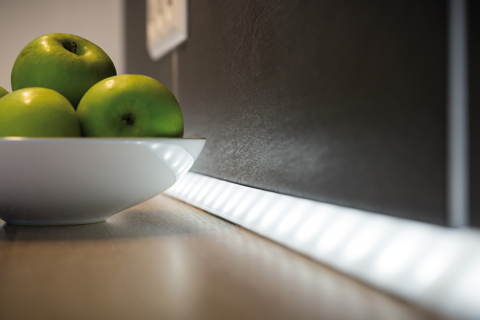 Ruban à LED : donnez de la couleur à votre déco – Blog BUT
