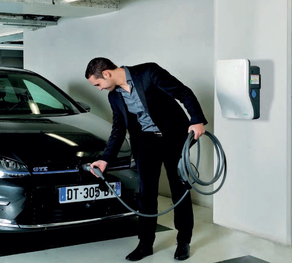 La borne de recharge pour véhicule électrique EVlink de Schneider Electric